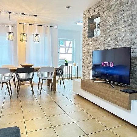 Amao-curry I 100qm I Exklusives Loft Ueber 3 Etagen I King-size Betten U Netflix Apartment Lahr (Baden-Wurttemberg)