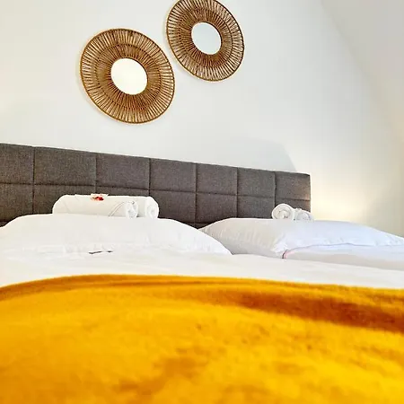 Amao-curry I 100qm I Exklusives Loft Ueber 3 Etagen I King-size Betten U Netflix *