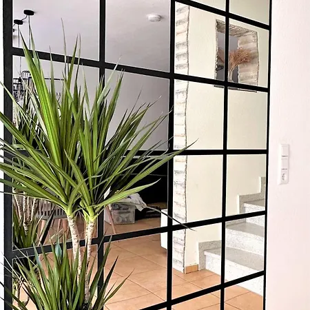 Amao-curry I 100qm I Exklusives Loft Ueber 3 Etagen I King-size Betten U Netflix Apartment Lahr (Baden-Wurttemberg)