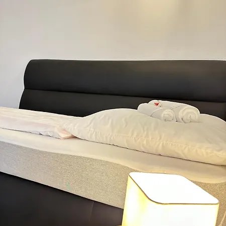 Amao-curry I 100qm I Exklusives Loft Ueber 3 Etagen I King-size Betten U Netflix *